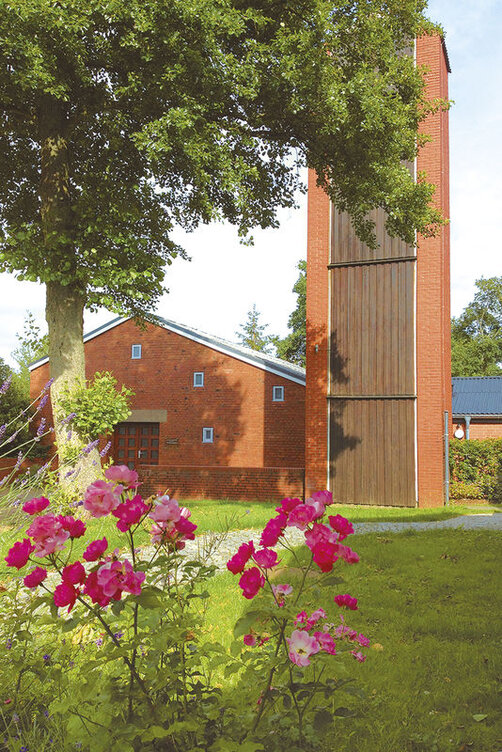 Sie sehen die Versöhnungskirche in Dassendorf