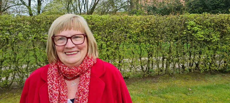 Sie sehen die Leiterin der Brunstorfer Frauengruppe Christel Herr